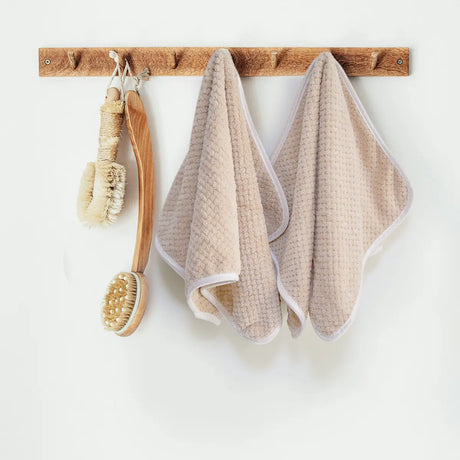 Eco-Friendly Micro Fiber Towels – Chemical-Free Car Wash & Household